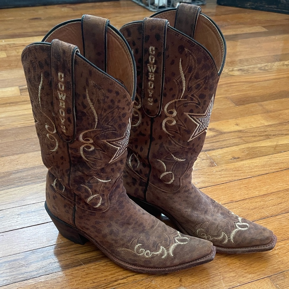 Lucchese “Dallas Cowboys” Leopard Boots with Embroidery & Rhinestone Star - Picture 11 of 13